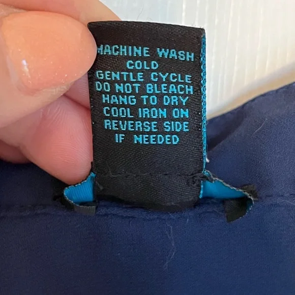 Rue21 High/ Low Tunic, V-neck, Light Weight, Dark Blue, size 1x - Picture 4 of 4